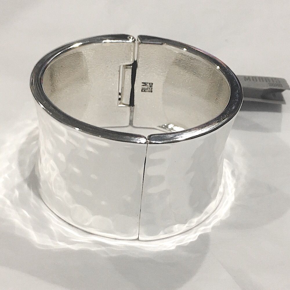 RLM Soho Hammered Silver Hinged Wide Bangle - Picture 11 of 13